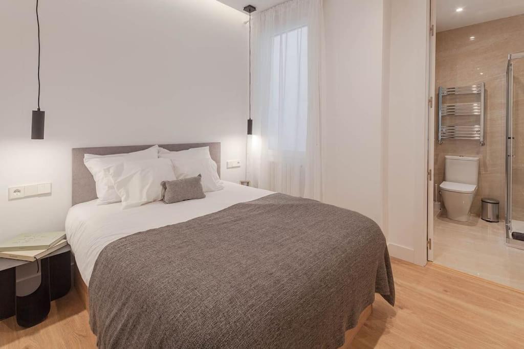 マドリードChamberi III Calle Cardenal Cisneros 3Br 3Bhアパートメント エクステリア 写真